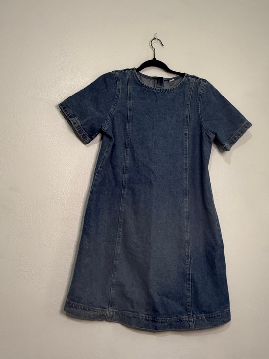 Old Navy Dresses & Skirts - Old Navy Simple Blue Denim Short-Sleeved Shift Dress. Sz M.
